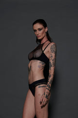 SUTIA HALTER NECK